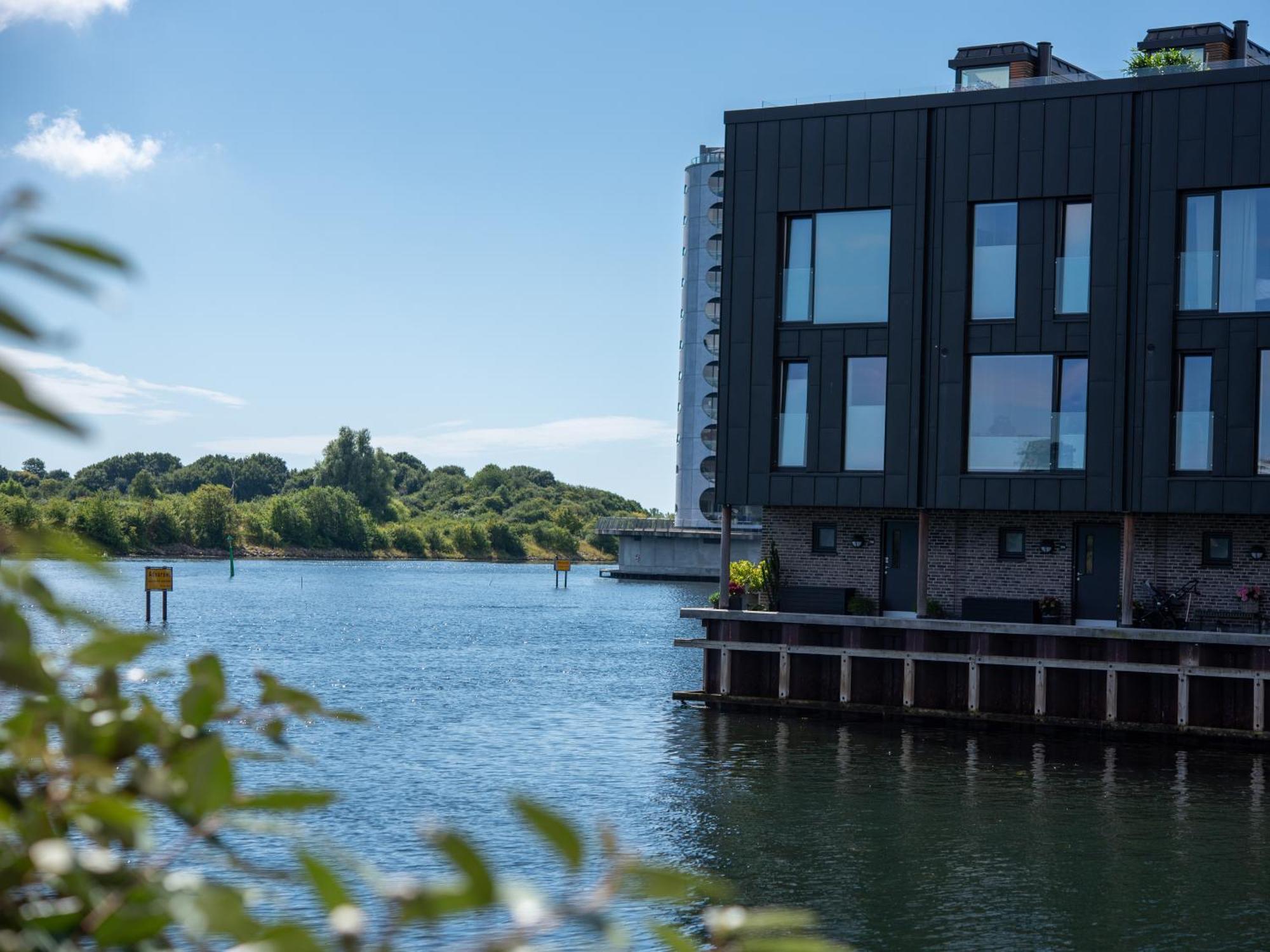 Sanders Pier - Fantastic 3-Bedroom Townhouse With Balcony Terrace コペンハーゲン エクステリア 写真