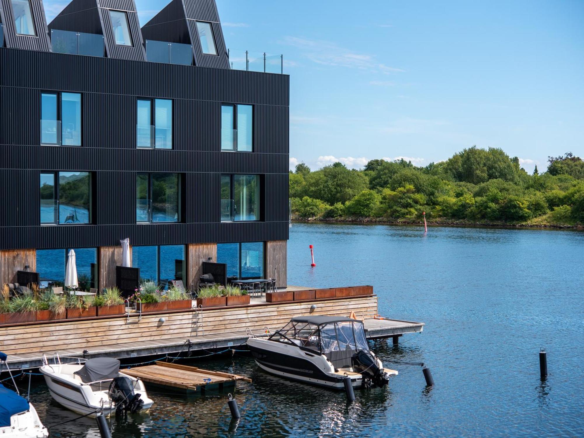 Sanders Pier - Fantastic 3-Bedroom Townhouse With Balcony Terrace コペンハーゲン エクステリア 写真